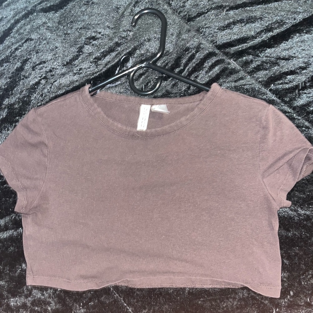 Mocha brown crop top. It is pretty short but very flattering on. Size medium.